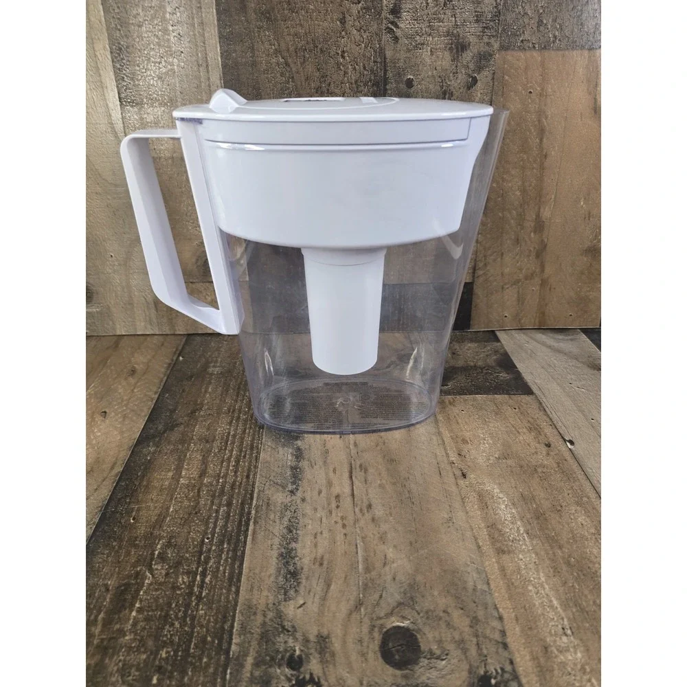 Brita Soho Water Filtration Pitcher White 6 Cup OB11/0806 Filter Life Indicator